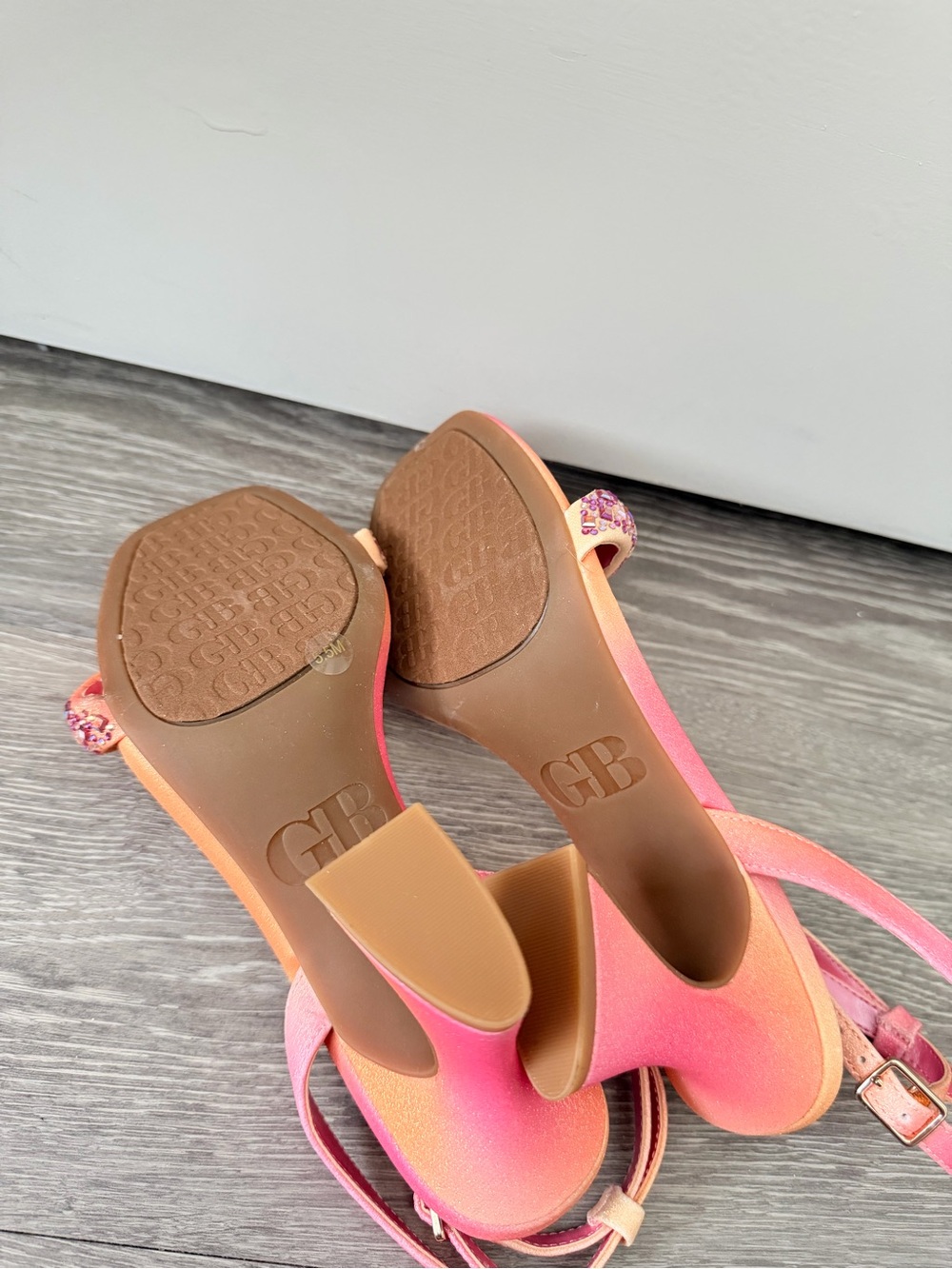 Gianni Bini Embellished Ankle-Strap Sandals in Pink-Orange Ombre Size 5.5 Women - Picture 6 of 6